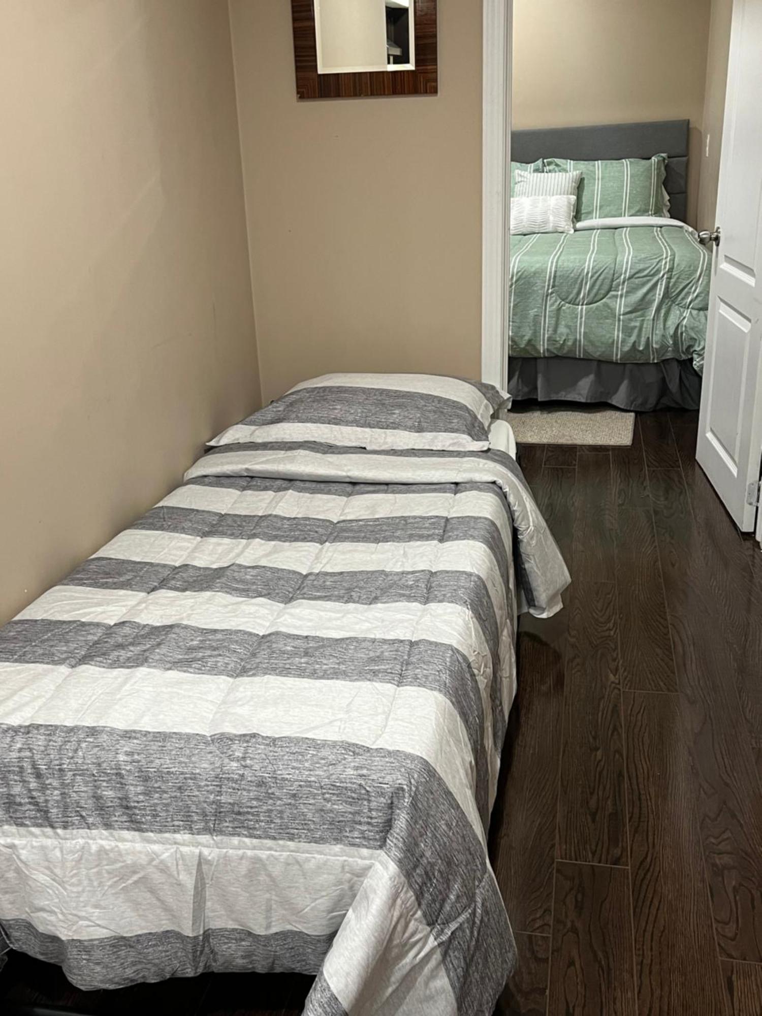 Apartamento Bernie'S Basement Milton Exterior foto