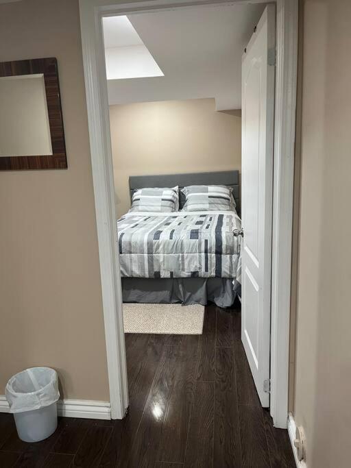 Apartamento Bernie'S Basement Milton Exterior foto